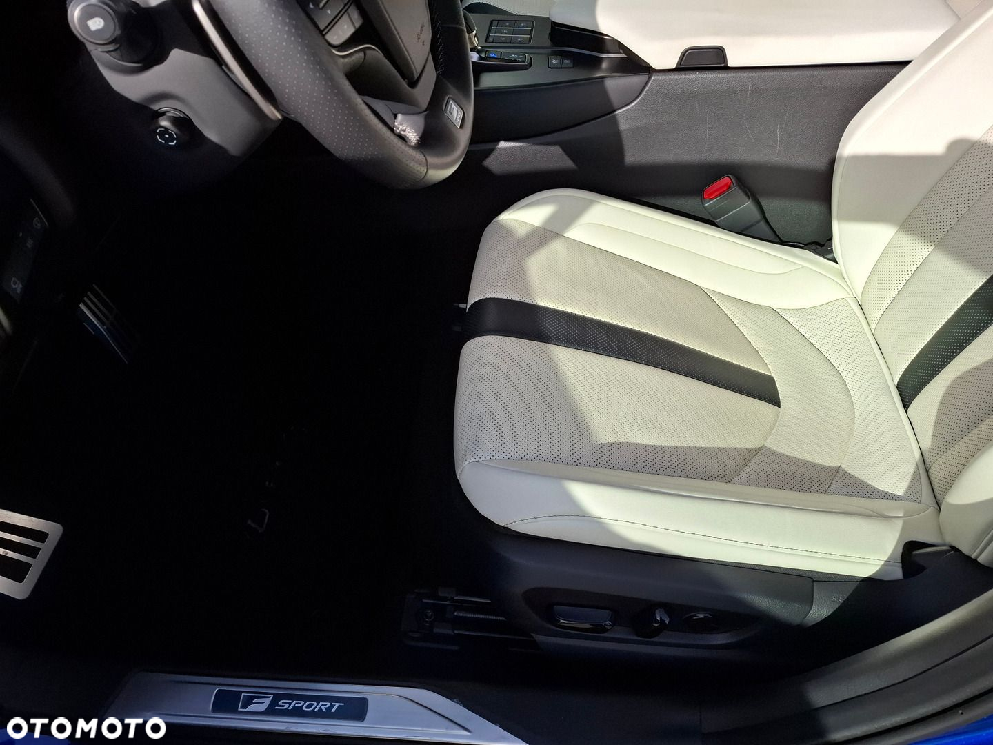 Lexus UX - 14