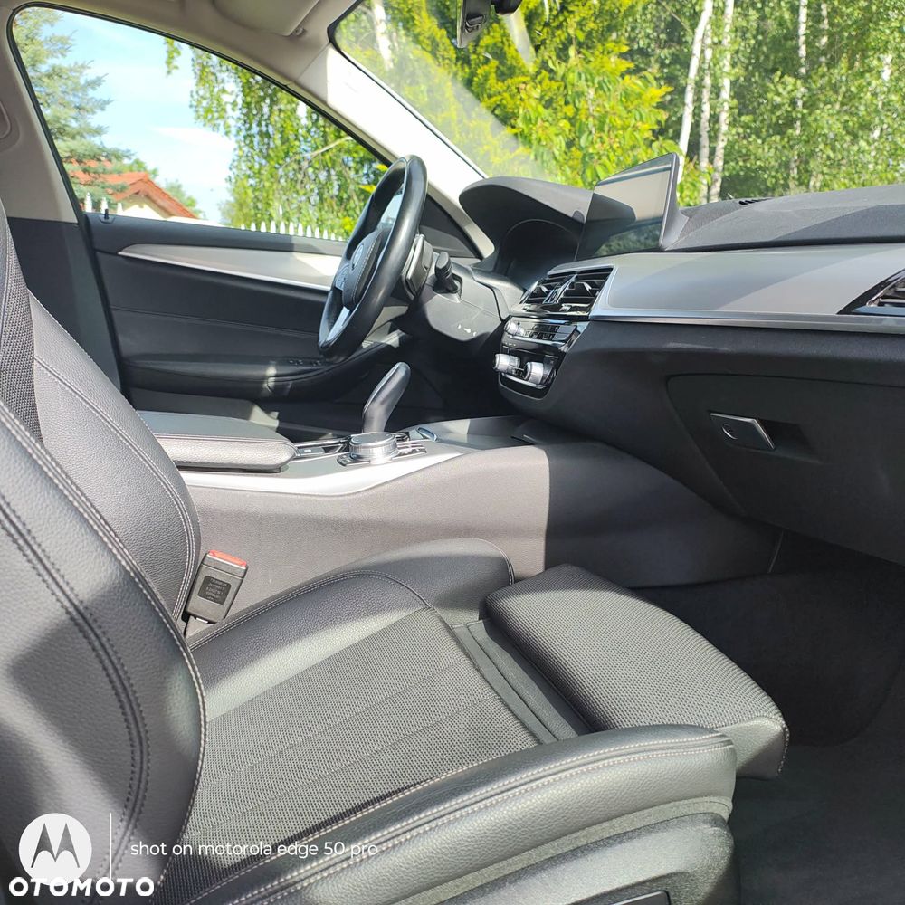 BMW Seria 5 518d Sport Line - 17