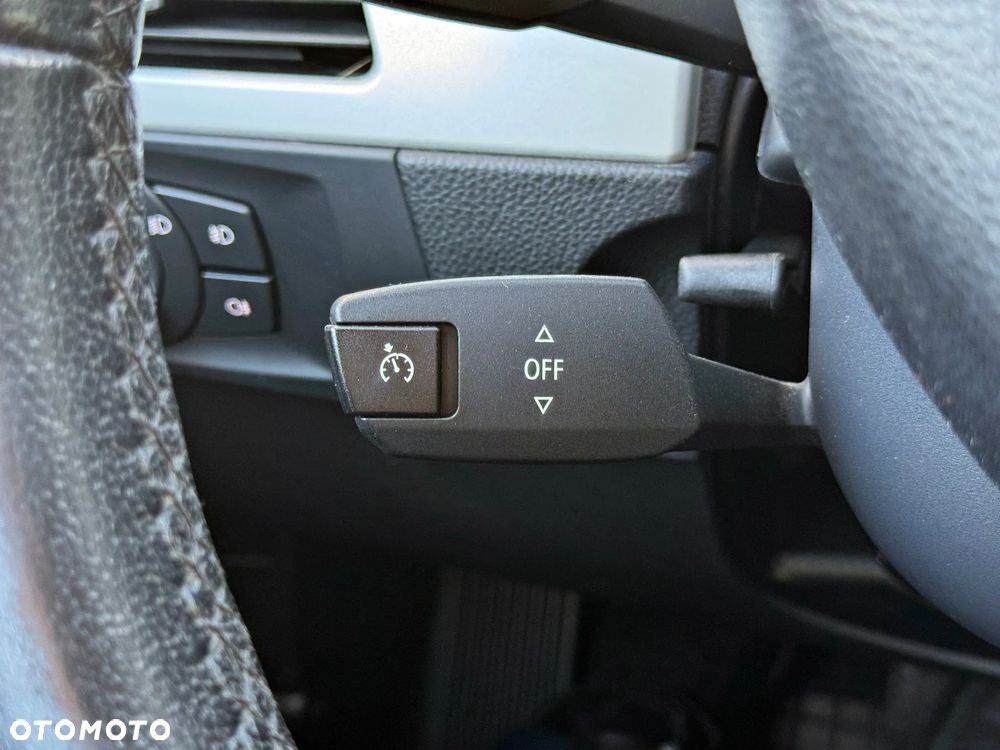 BMW Seria 3 320i Touring Edition Exclusive - 19