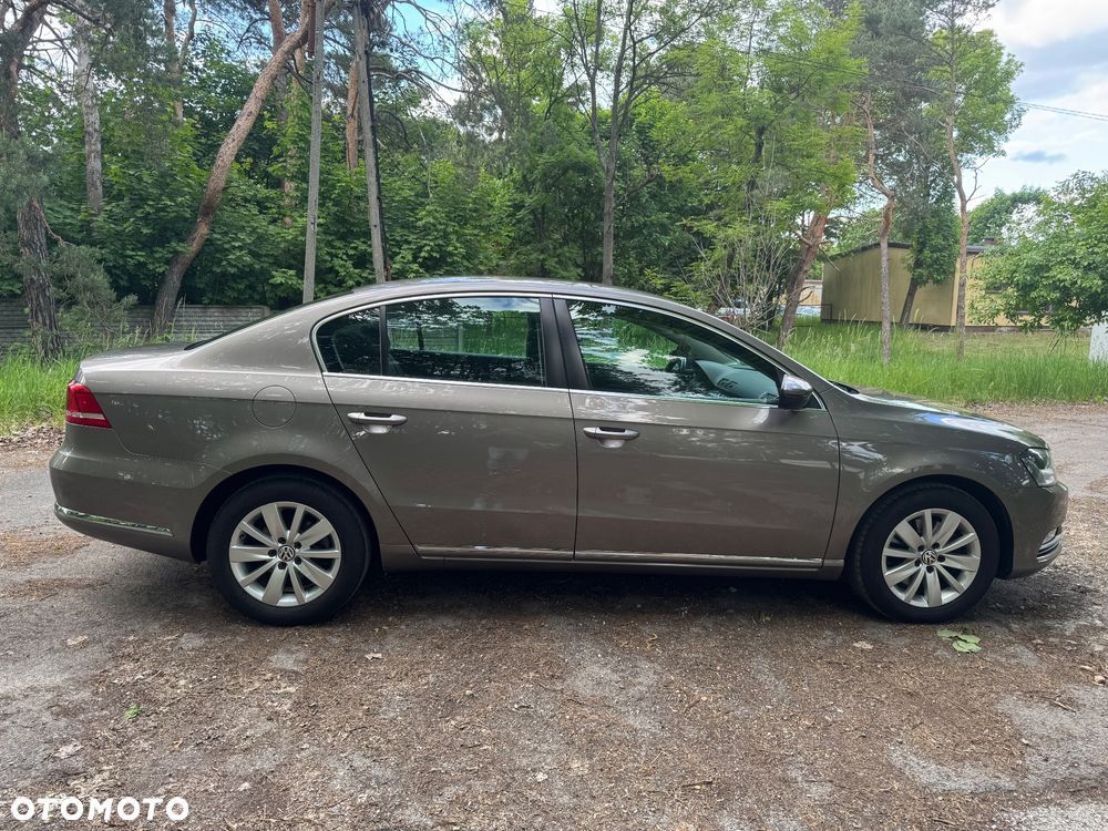 Volkswagen Passat - 9