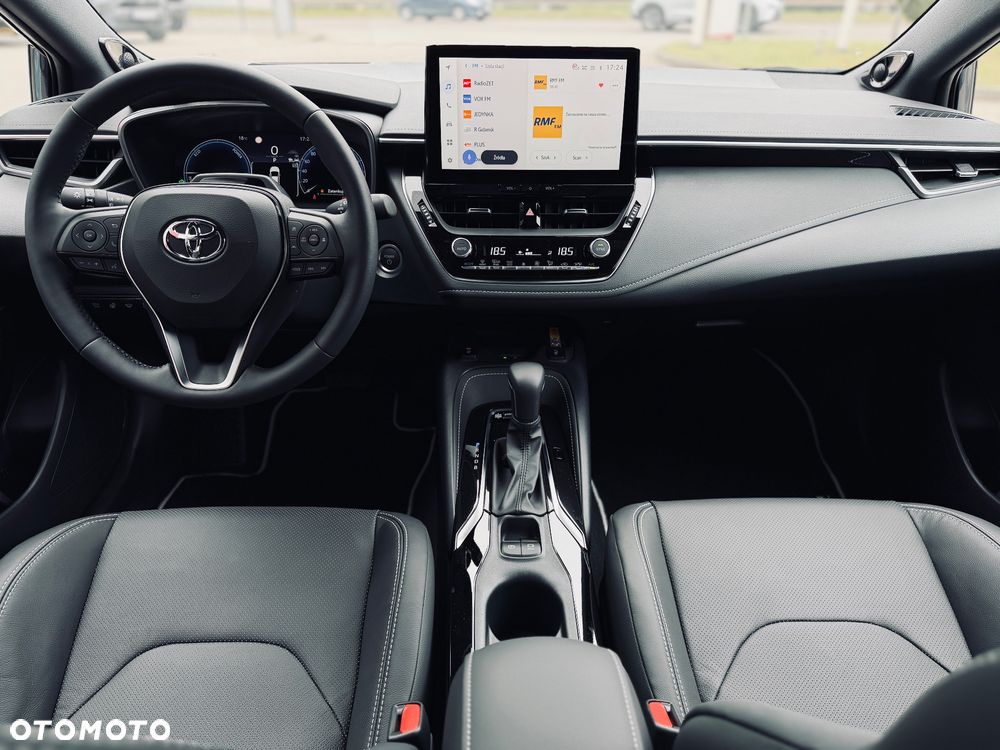 Toyota Corolla 1.8 Hybrid Executive - 17