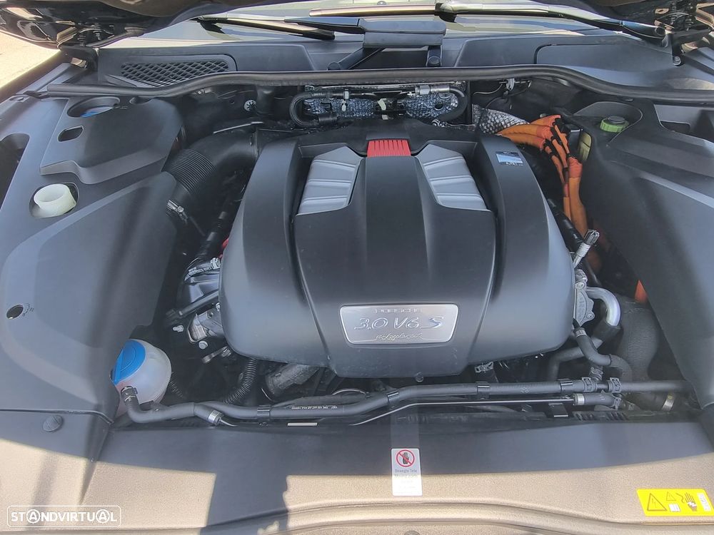 Porsche Cayenne S E-Hybrid - 15