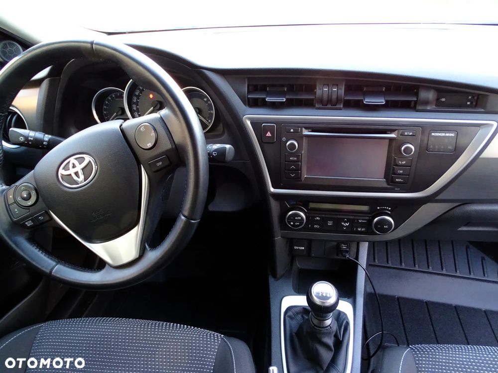 Toyota Auris 1.33 VVT-i Comfort - 21