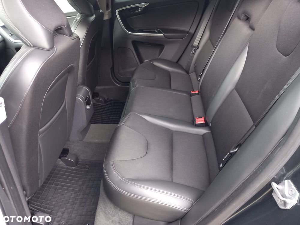 Volvo XC 60 D3 Momentum - 10