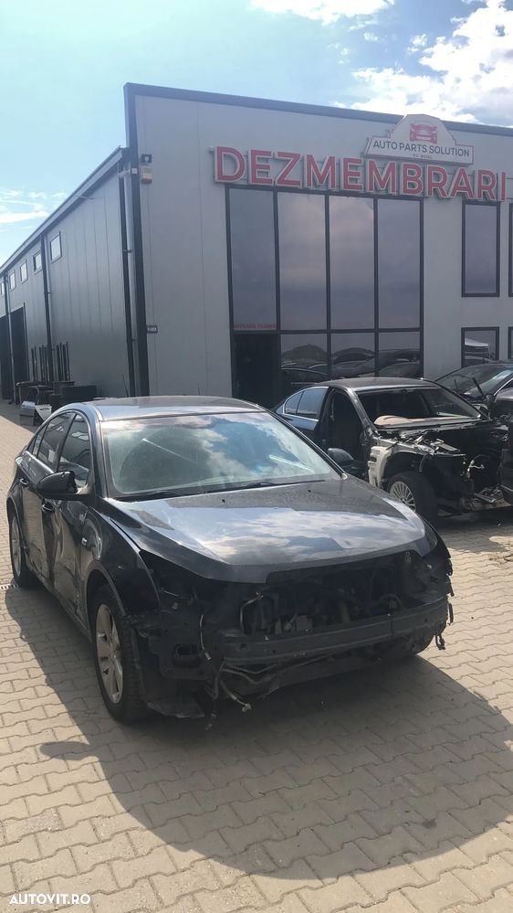 Dezmembram Chevrolet Cruze 2.0D  2010 automat - 4