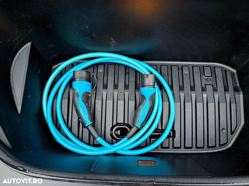 Tesla Model Y Long Range Dual Motor AWD - 21