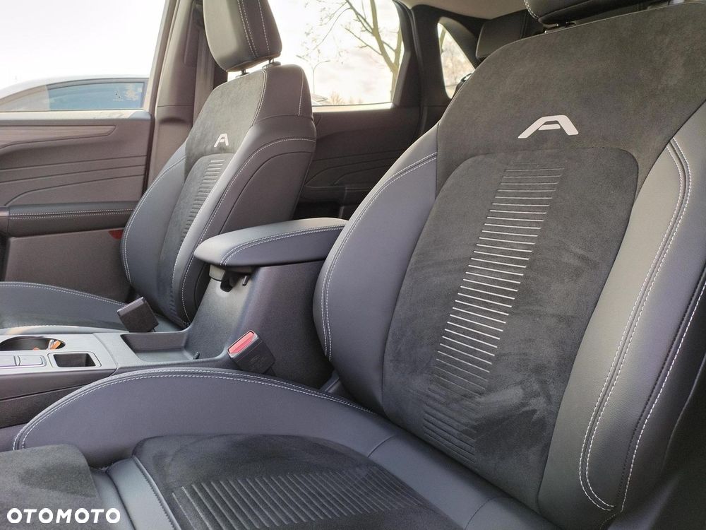 Ford Kuga 2.5P PHEV FWD Active X eCVT - 32