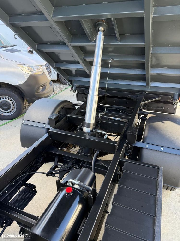 Nissan Cabstar Tribasculante - 10