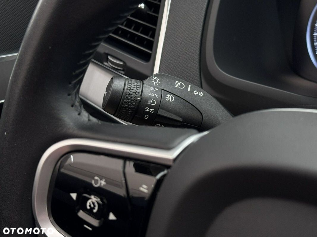 Volvo XC 90 - 25