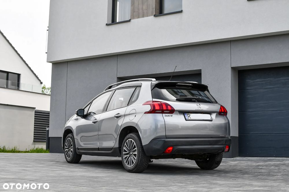 Peugeot 2008 1.2 Pure Tech Active - 4