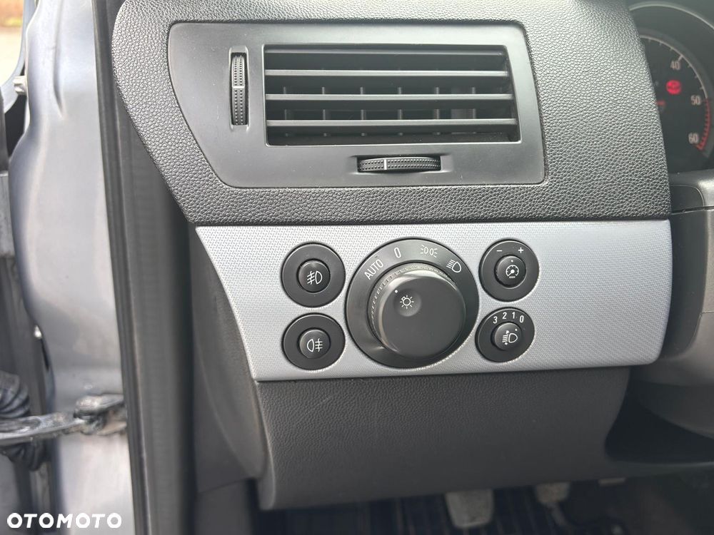 Opel Astra 1.9 CDTI Edition - 15