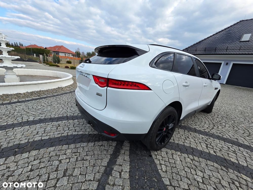Jaguar F-Pace - 7