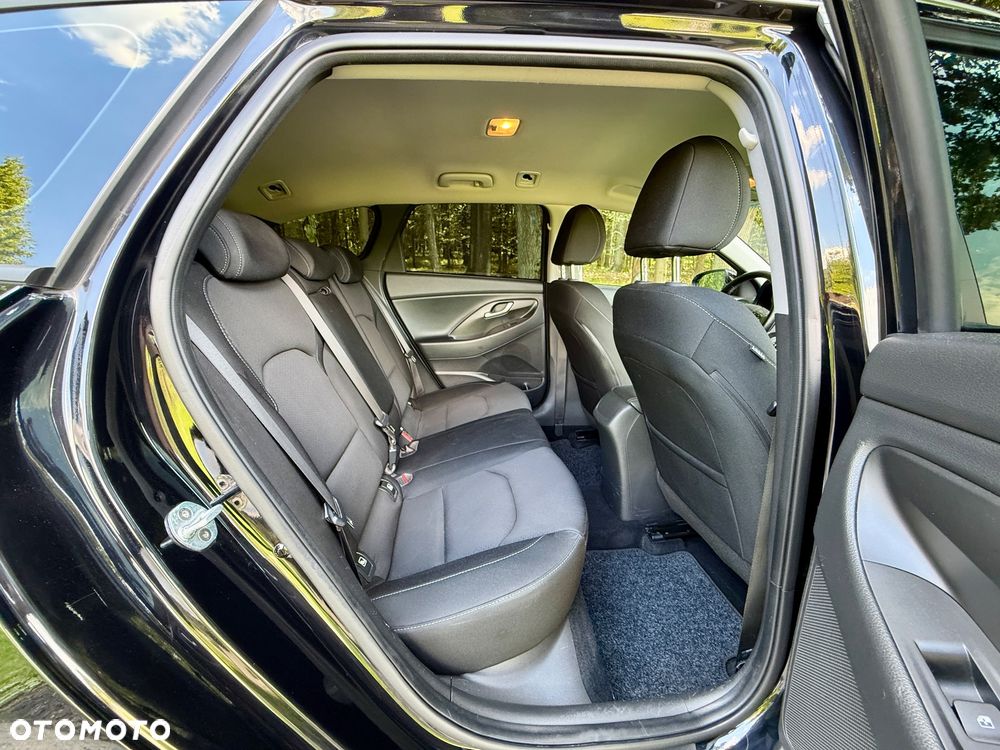 Hyundai i30 1.6 D Comfort DCT - 26