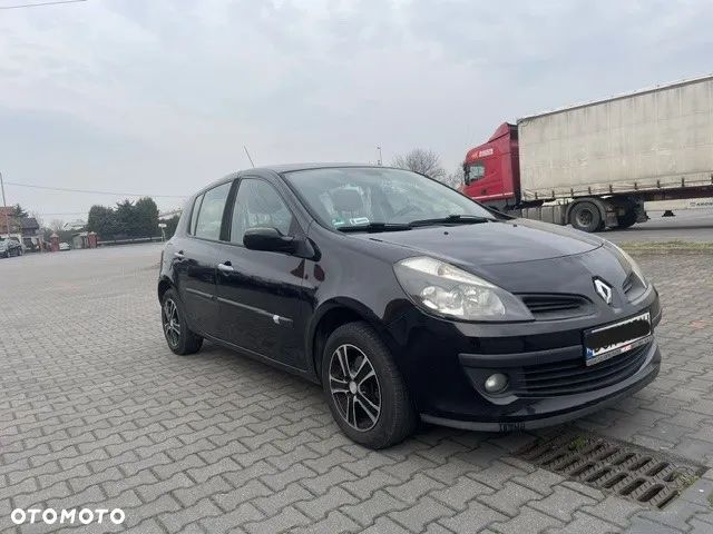 Renault Clio - 2