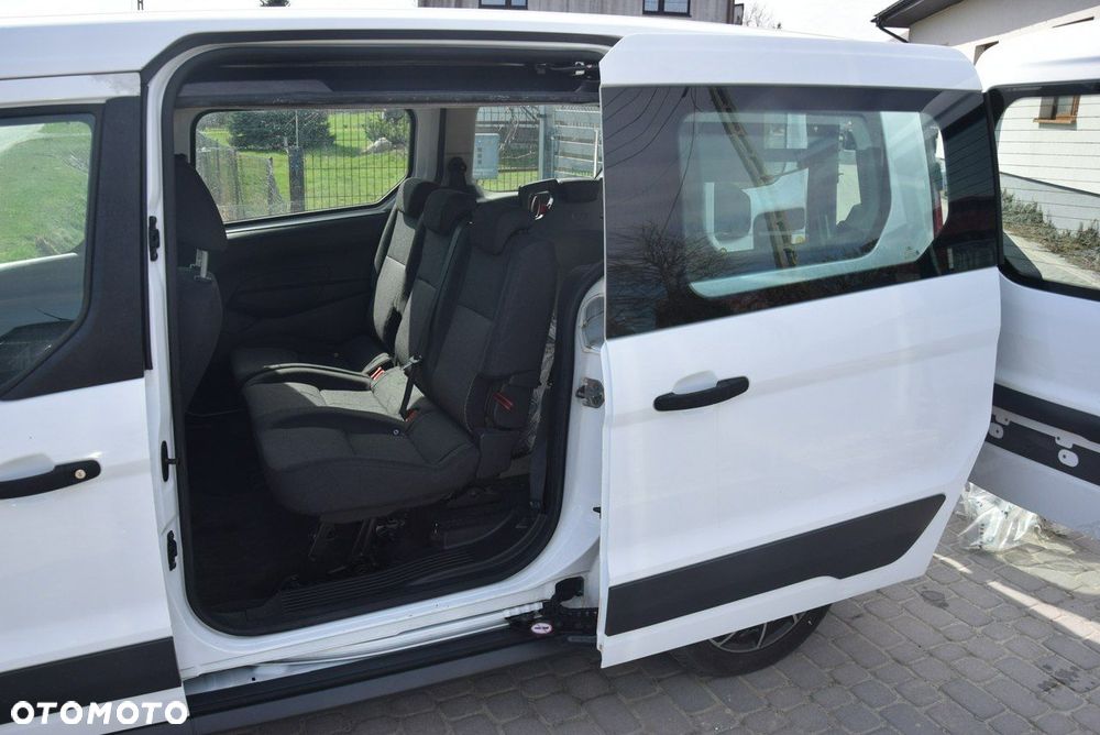 Ford Tourneo Connect Grand - 30