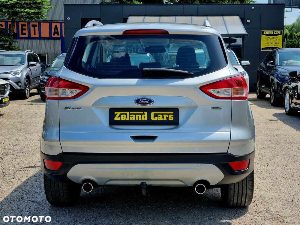 Ford Kuga 1.5 EcoBoost 2x4 Titanium - 6