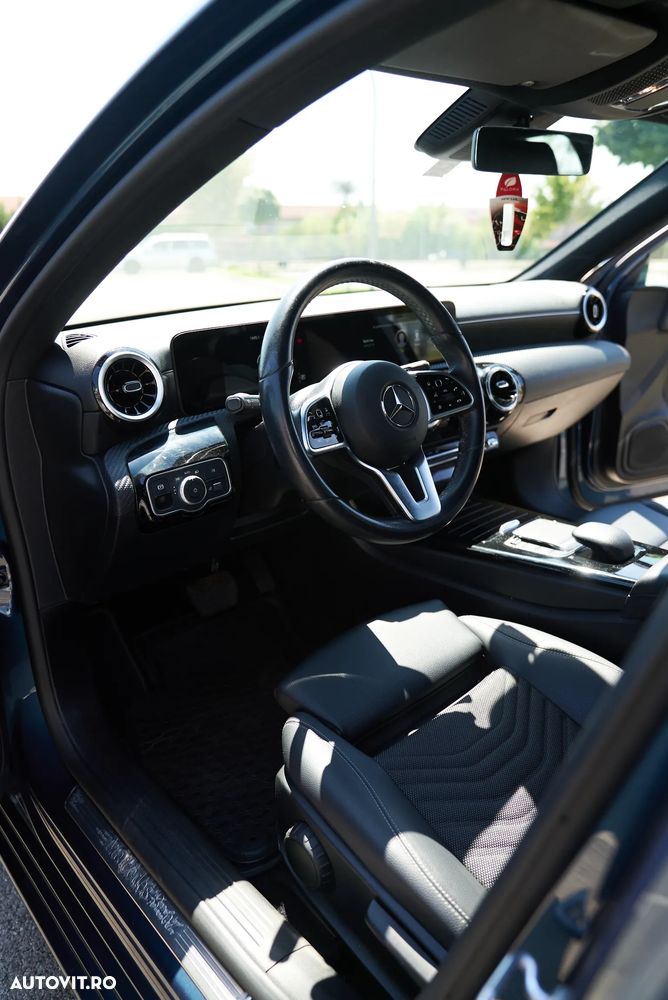 Mercedes-Benz A 180 d Sedan 8G-DCT - 9