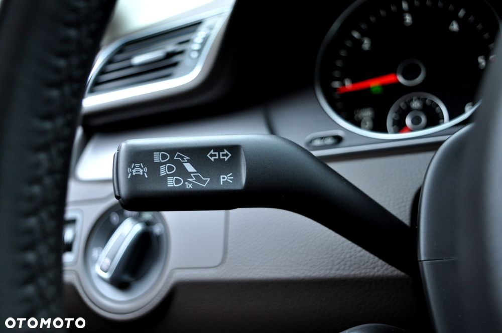 Volkswagen Passat 2.0 TDI Highline DSG - 16