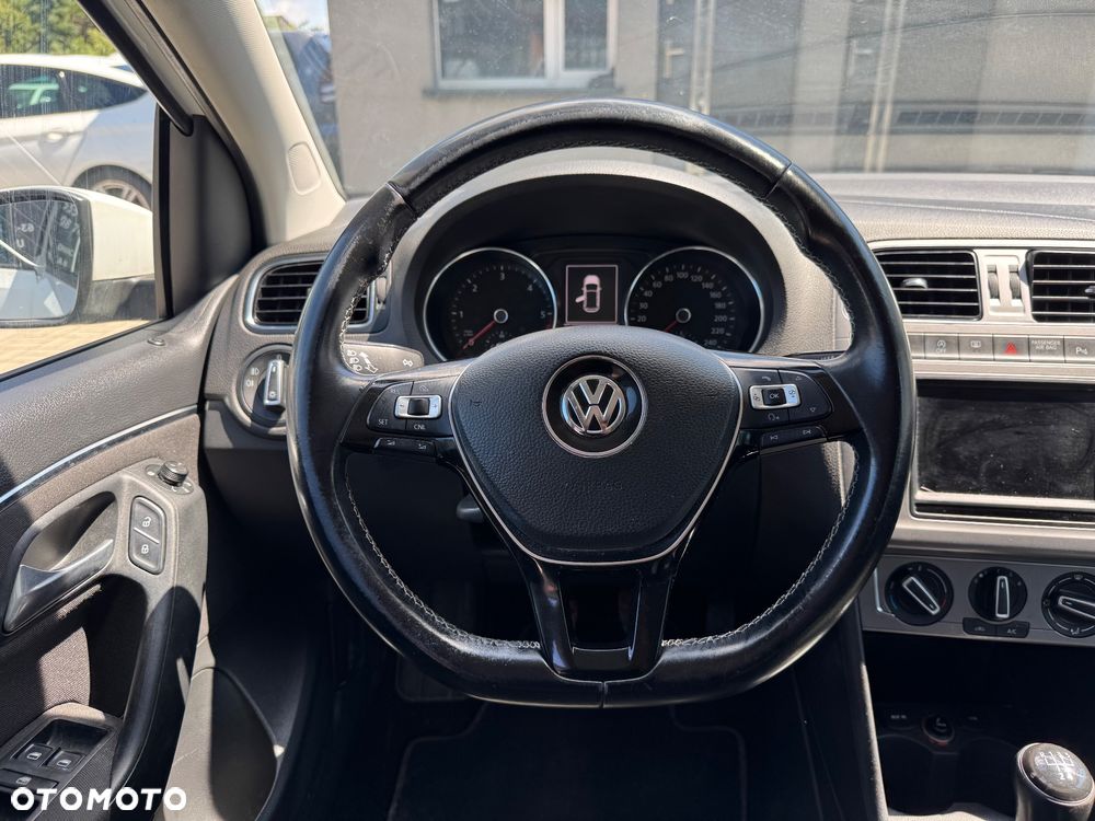 Volkswagen Polo 1.4 TDI (Blue Motion Technology) Comfortline - 15