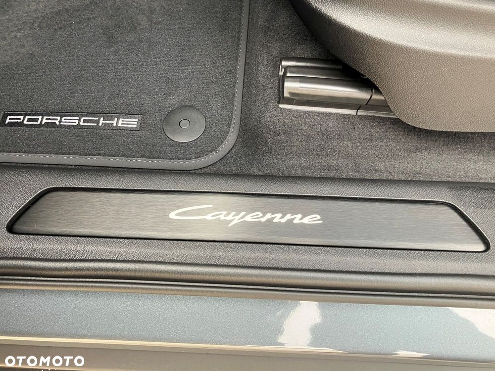 Porsche Cayenne - 18