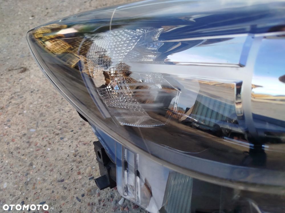 Mazda CX5 lampa prawa przód przednia LED - 2