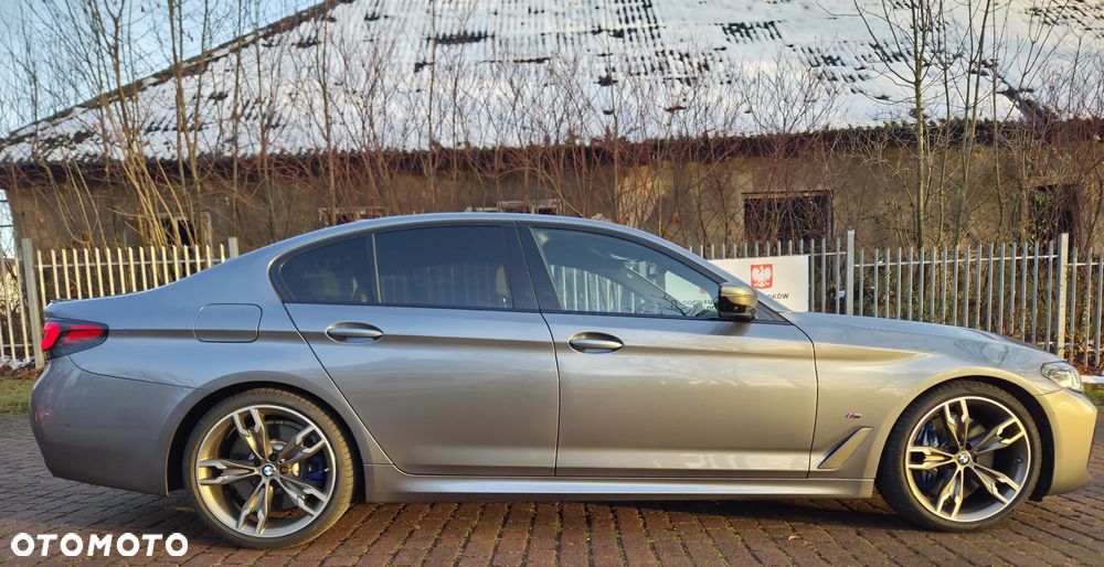 BMW Seria 5 M550i xDrive - 10