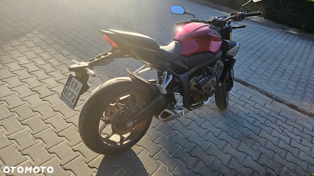 Honda CB - 12