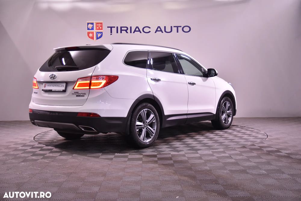 Hyundai Grand Santa Fe - 5