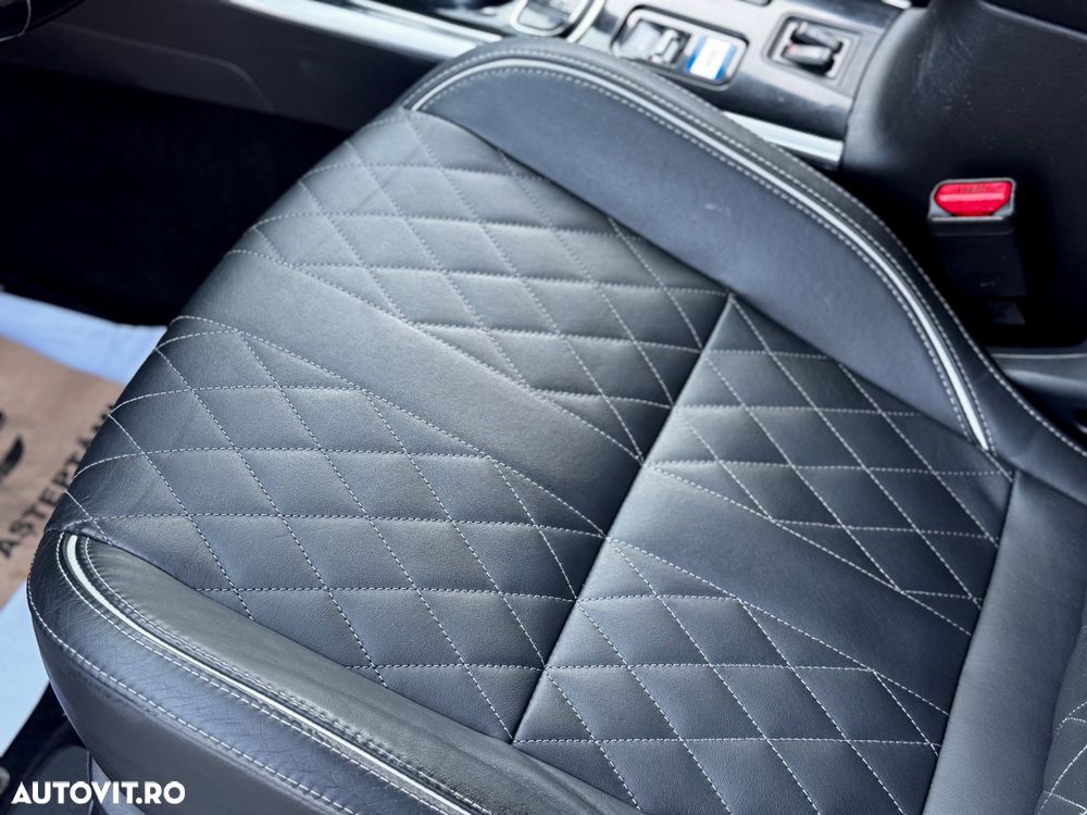 Mitsubishi Outlander 2.4 4WD Plug-In Hybrid Top - 19