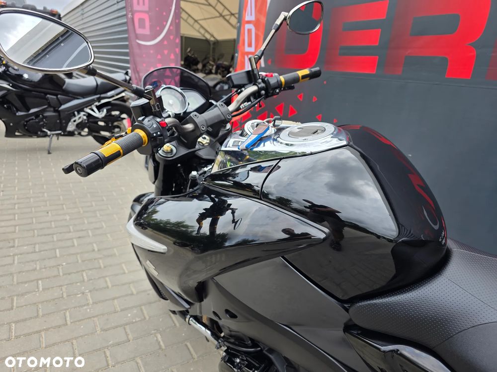 Suzuki GSX - 9