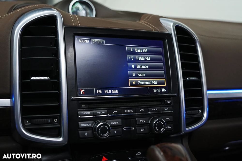 Porsche Cayenne 3.0 L - 29