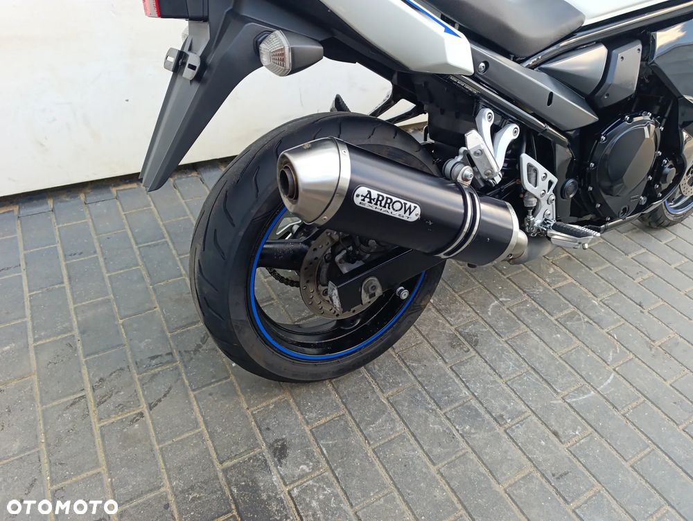 Suzuki GSX - 19