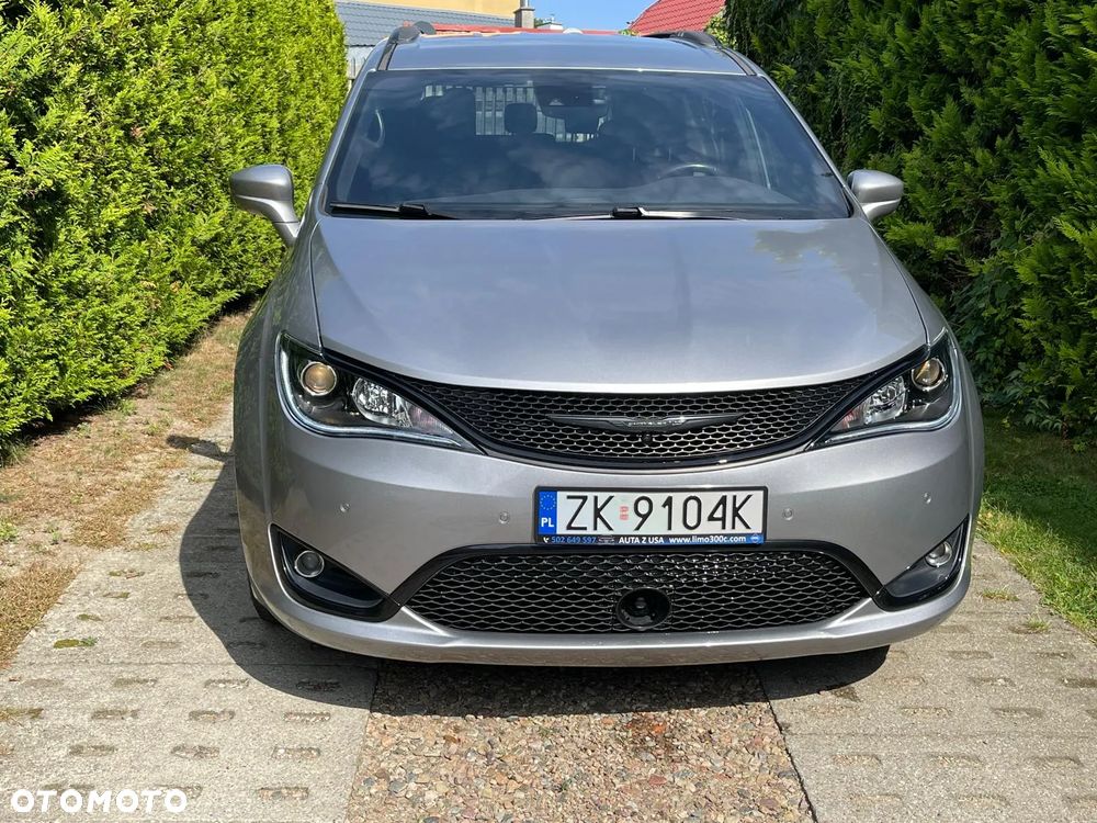 Chrysler Pacifica - 3