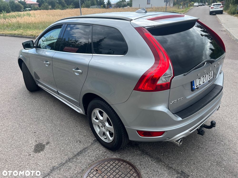 Volvo XC 60 2.4D AWD RDesign - 12