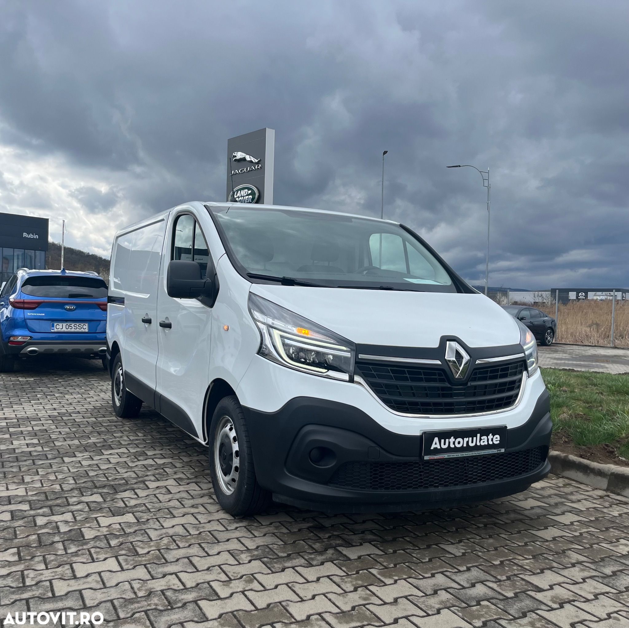 Renault TRAFIC - 1