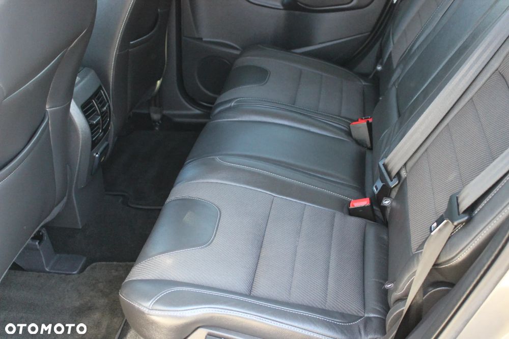 Ford Kuga 2.0 TDCi 4x4 Titanium - 25
