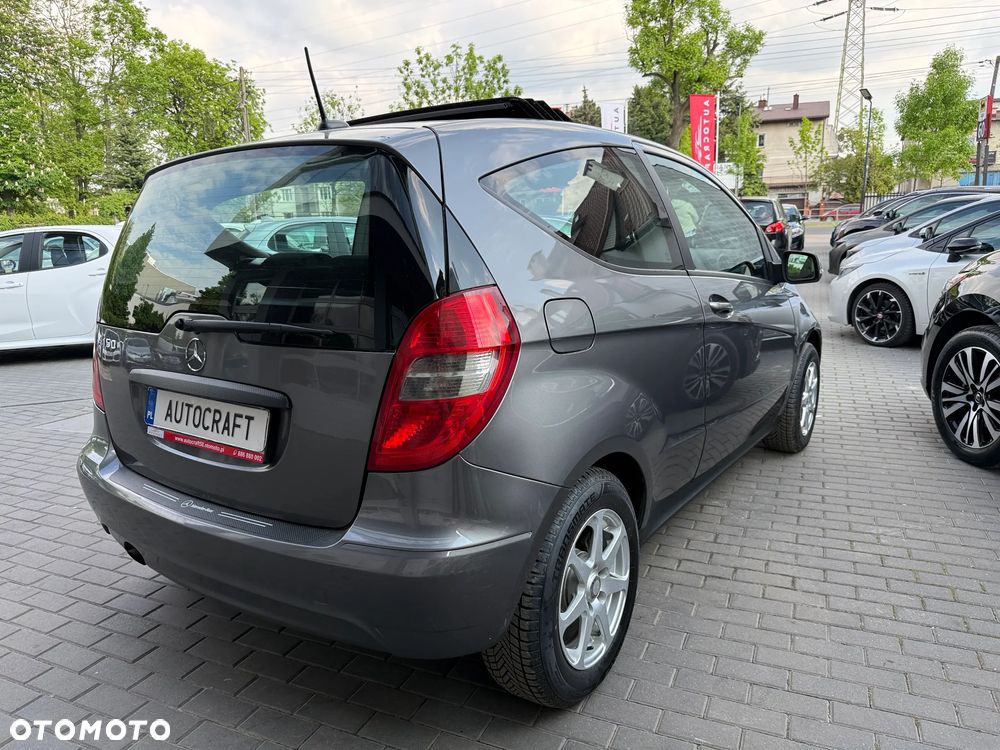 Mercedes-Benz Klasa A 160 BlueEFFICIENCY Elegance - 28
