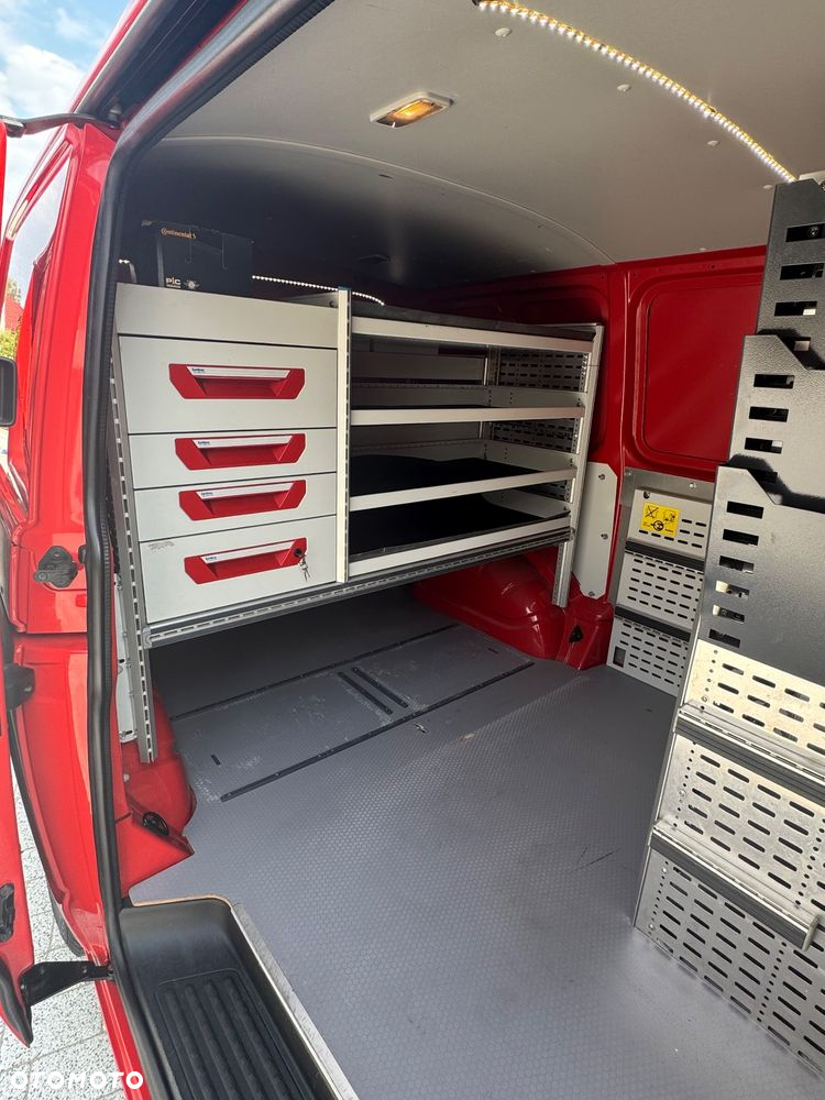 Volkswagen Transporter - 6