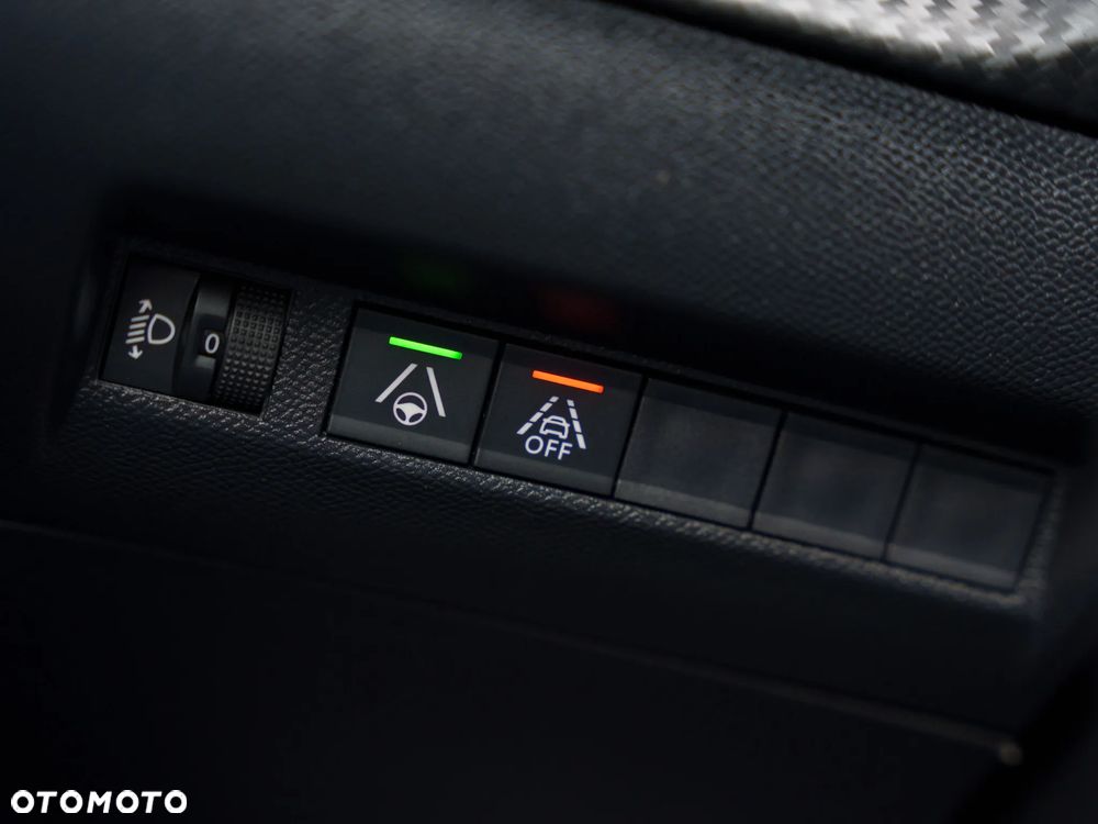 Peugeot 2008 1.5 BlueHDi Allure Pack S&S EAT8 - 32