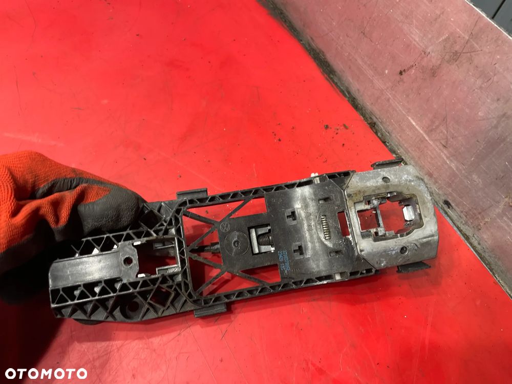 Zamek prawy przód 5N1837016C SKODA SUPERB III - 4