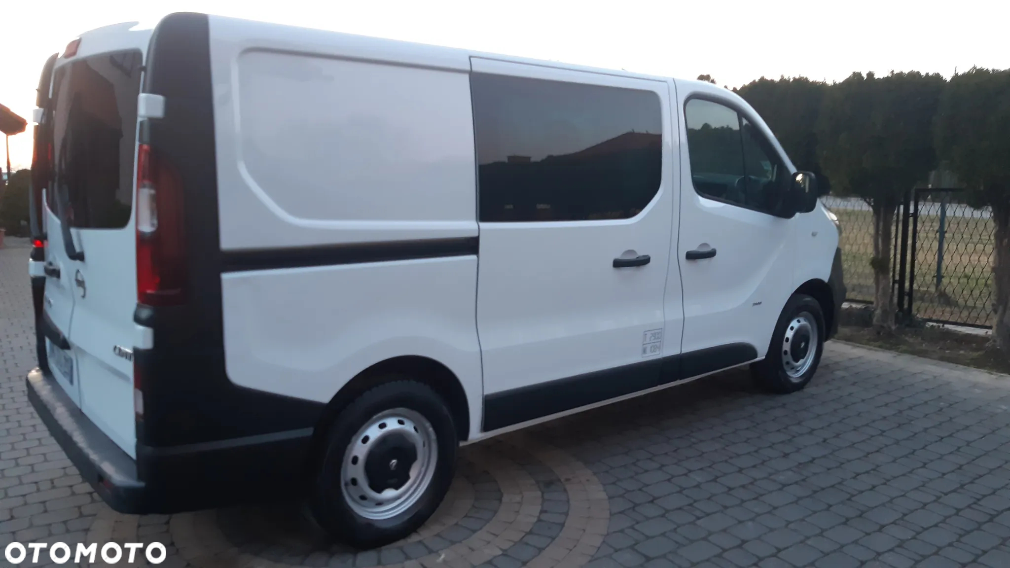 Opel Vivaro - 18