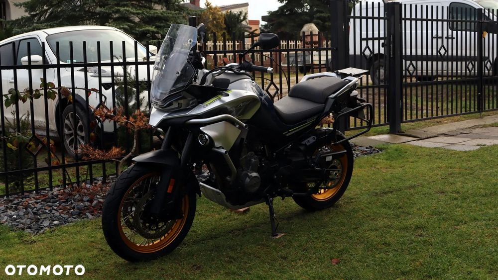 CFMoto 800MT Touring - 10