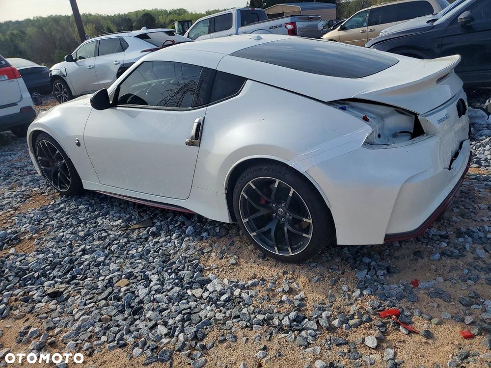 Nissan 370 Z - 3
