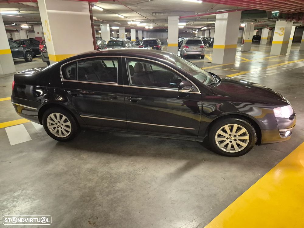 VW Passat 2.0 TDI Confortline - 8