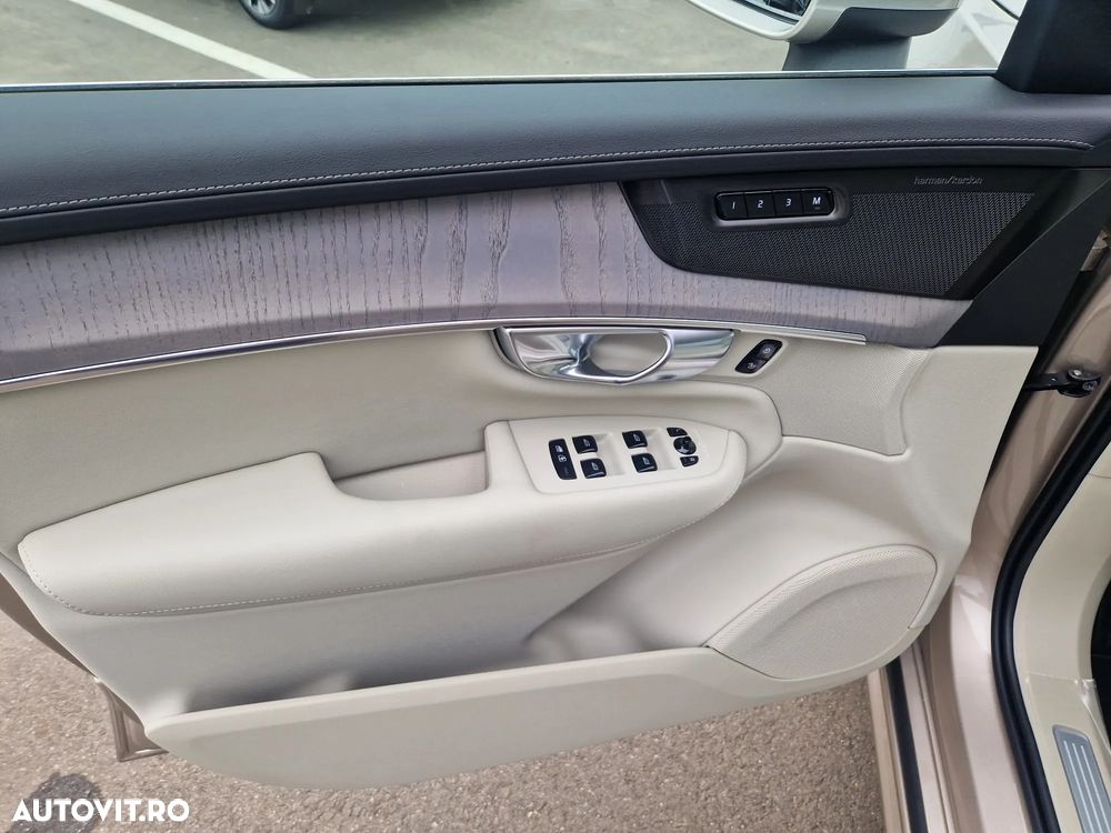 Volvo XC 90 B5 AWD MHEV Ultra Bright - 17