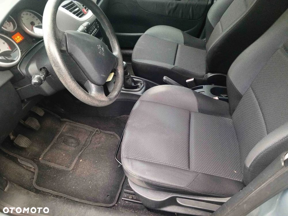 Peugeot 207 95 VTi Urban Style - 9