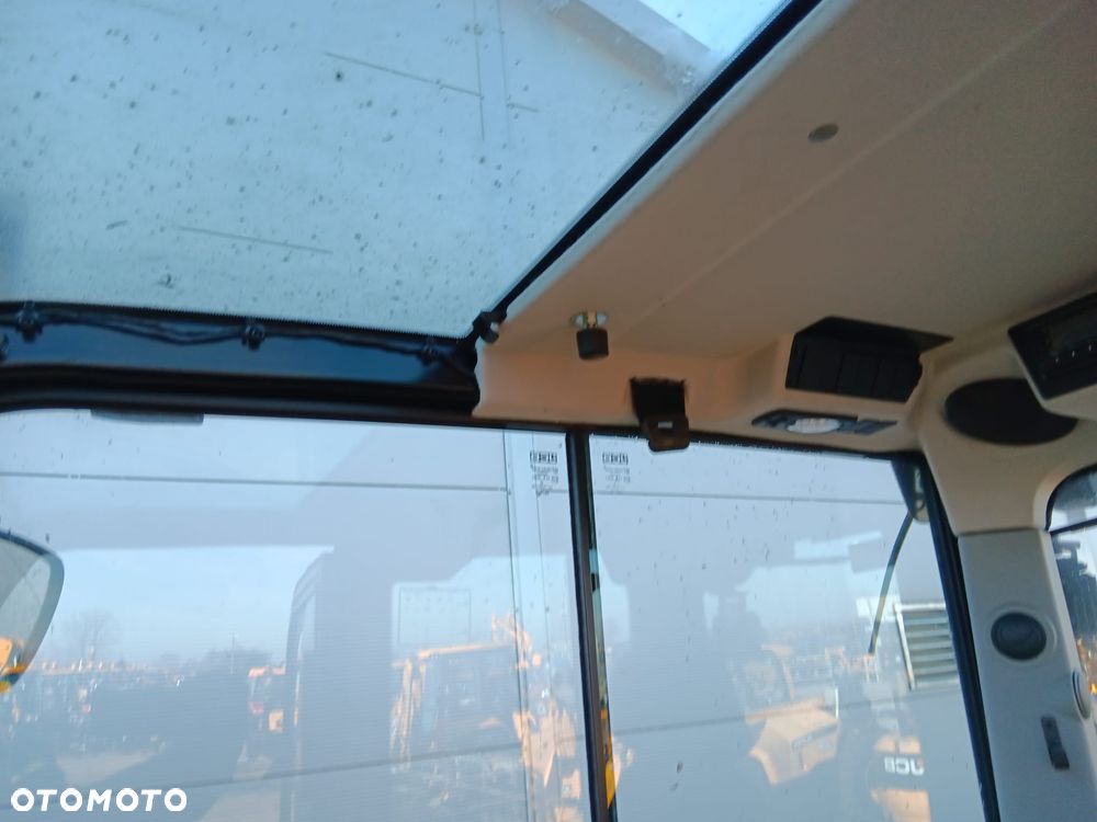 JCB 110W - 11
