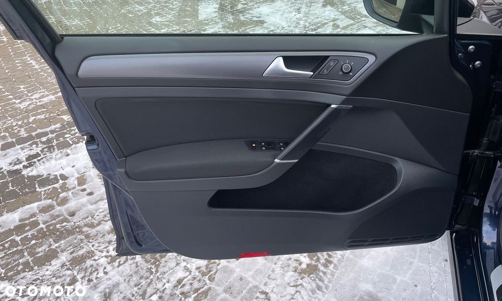 Volkswagen Golf 1.6 TDI BlueMotion Technology Trendline - 23