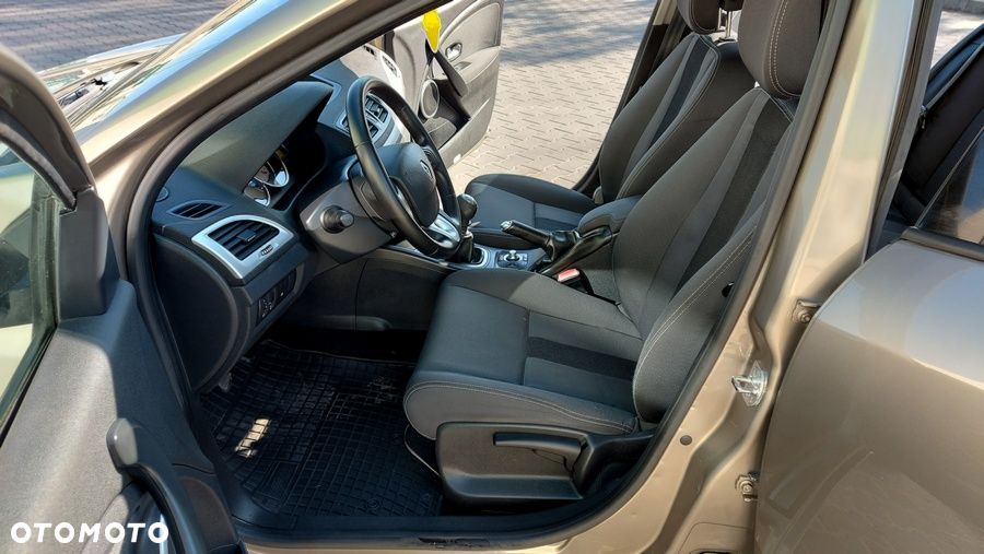 Renault Megane dCi 130 FAP Dynamique - 15
