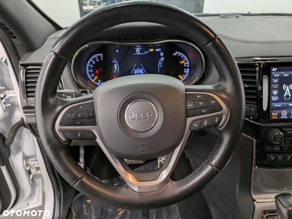 Jeep Grand Cherokee - 18